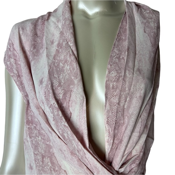 Current Air brand Mauve Sleeveless Tie Bow Snakeskin design Top - Picture 3 of 11